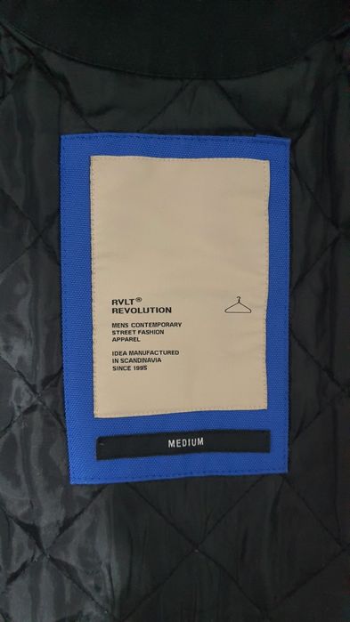 Jachetă de iarnă bărbați RVLT Revolution, cu glugă - neagră