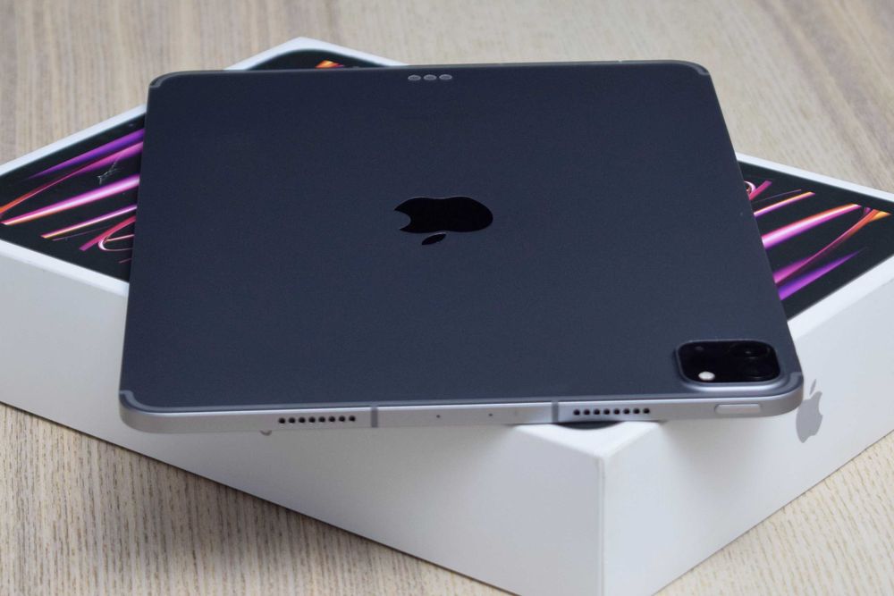 iPad Pro 11" M2 Cellular 5G pachet complet + husa folio Apple