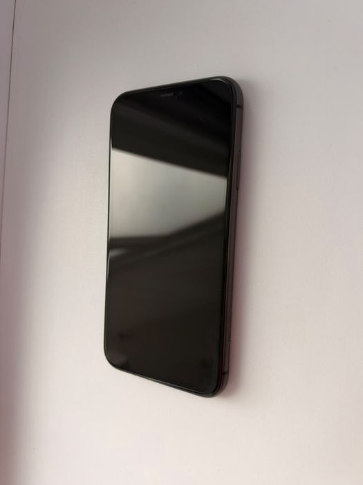 Продам iPhone 11