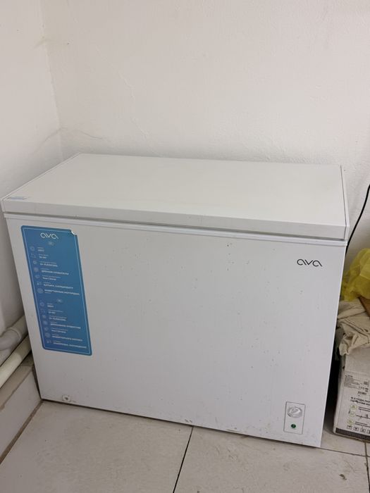 Продается морозильник ava 293л
