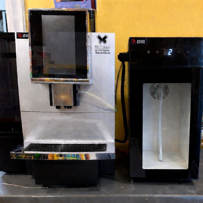 Продам профессиональную кофемашину Dr.Coffee F12 с холодильником