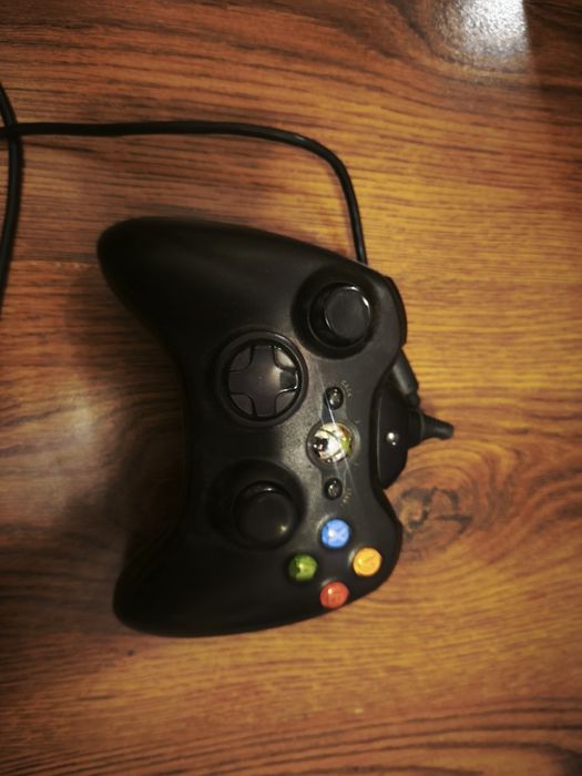 Xbox 360, 43 игри и контролер