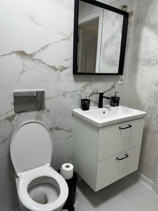 Vand ap. 2 camere, parter, impecabil, la cheie