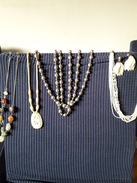 Колиета, гривни и обеци