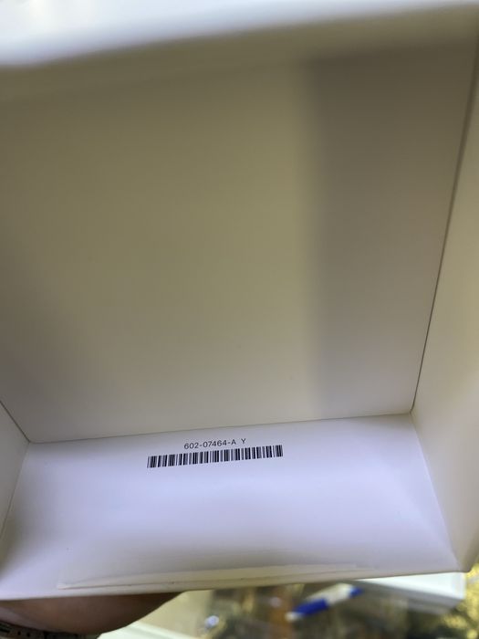 продам AirPods 4