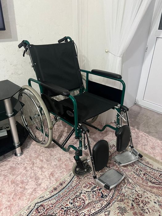 Продам инвалидную коляску