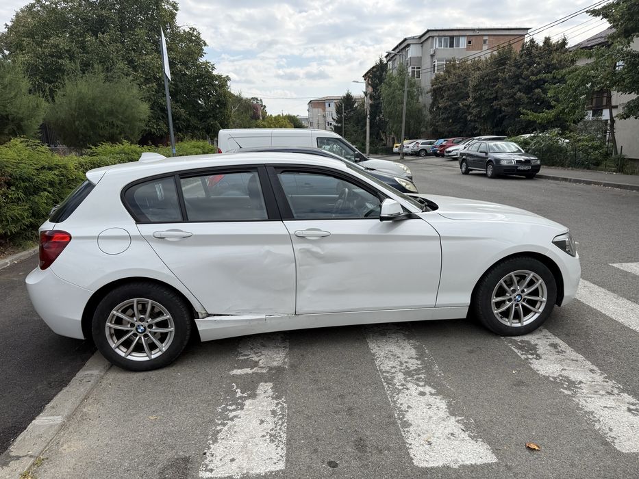 Vand BMW 114d manual avariat distributie/ambreiaj/volanta schimbate