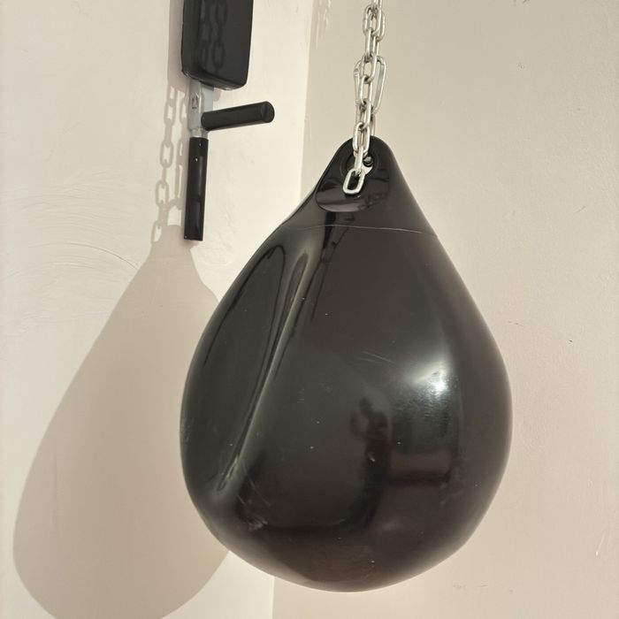 Продам боксерскую грушу