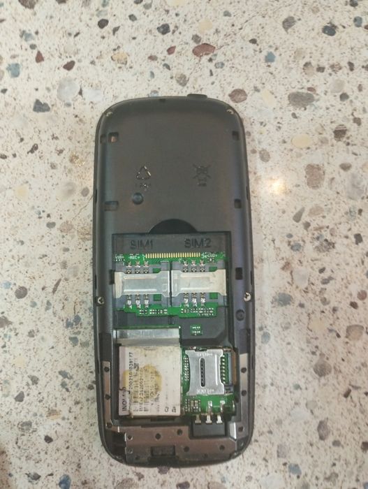 Inoi knopkali telefoni sotiladi