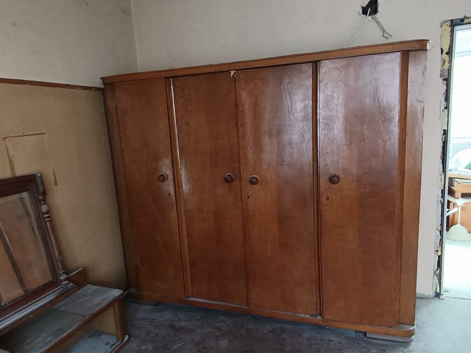 Дървено обзавеждане за спалня