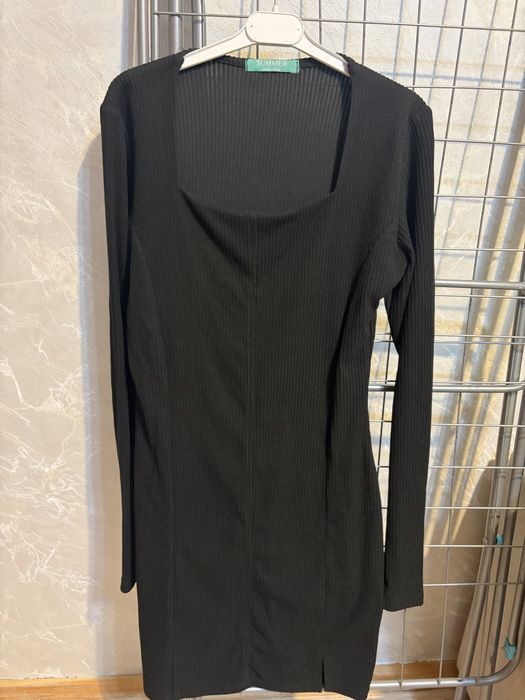 Продам трикотажное платье