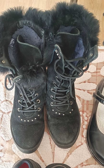 Продам детскую обувь