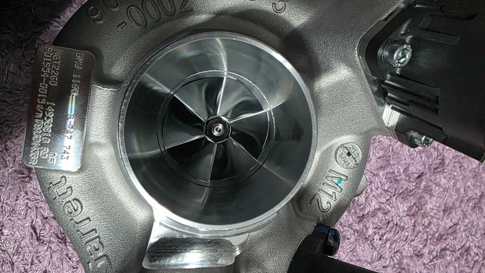Turbina bmw 8 747 743 pt seria 5 6 7 8 x5 x6  motor N63 4.4 v8 benzina