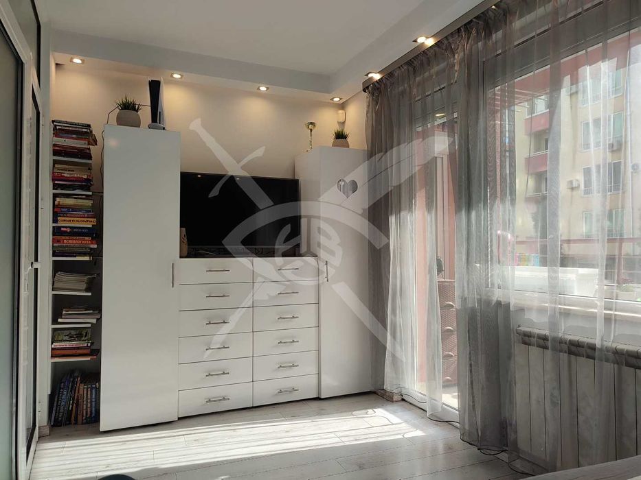 Продава се Тристаен апартамент в София, Стрелбище - 75 кв.м за 4094 €/кв.м - Снимка #5