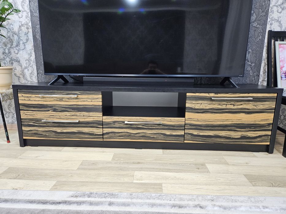 Тумба под Телевизор.