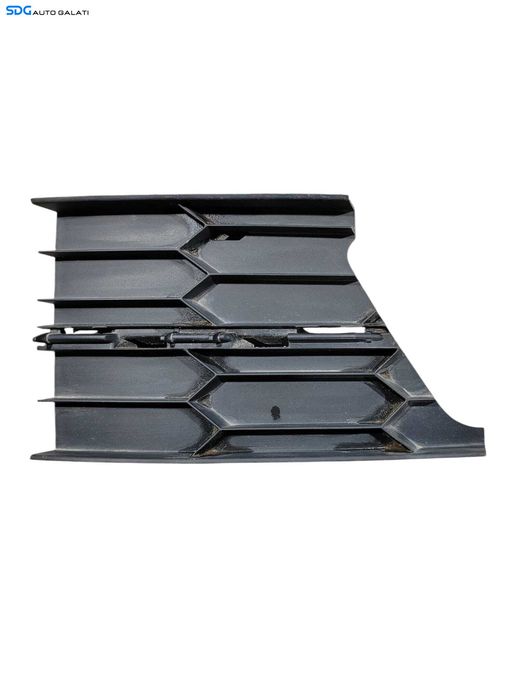 Grila Centrala Inferioara Stanga cu Ornament Bandou Crom Skoda Superb 2 Facelift 2013 - 2015 Cod 3T0853665B [L6259]