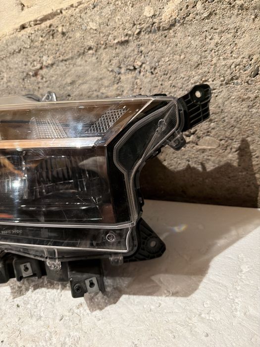 Фар за Suzuki SX-4 S-Cross