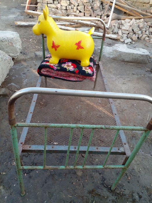 Кроватча сотилади