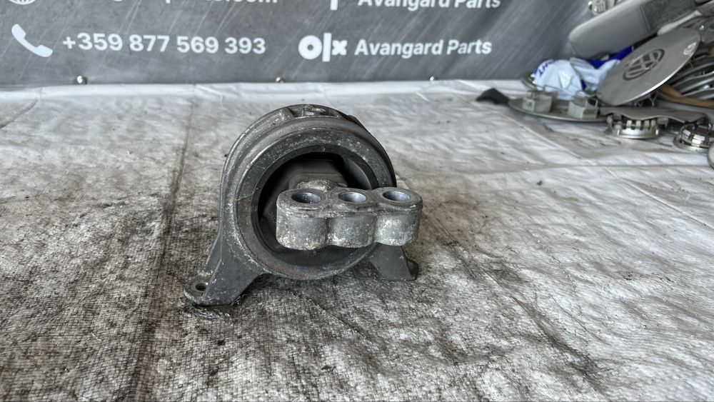 Opel Zafira A опора на двигател