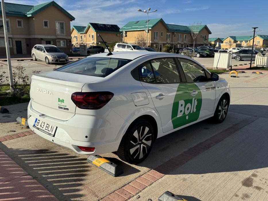 Inchiriez masina/auto logan uber bolt noi