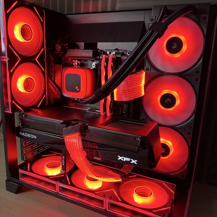 ЛИЗИНГ! Геймърски звяр Ryzen 7 9800X3D / RX 9070 XT / 32GB / 1TB SSD