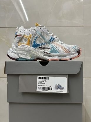 Balenciaga runner