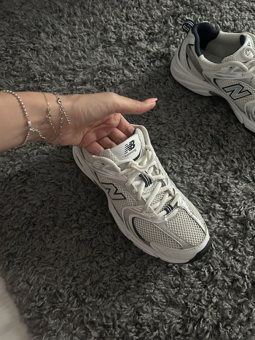 Adidasi dama New Balance 530