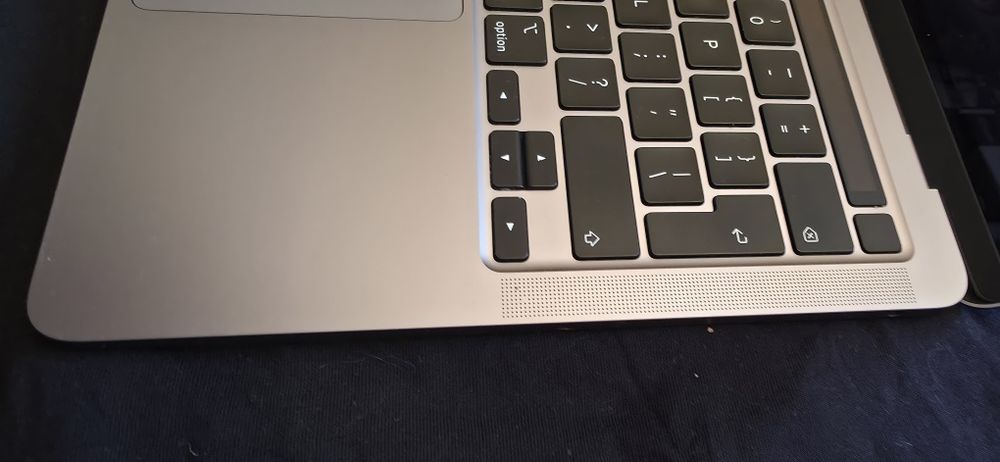 Macbook pro m2, full box