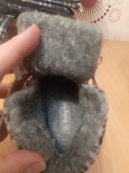 Ботинки для девочки 26 размер 1500 тг