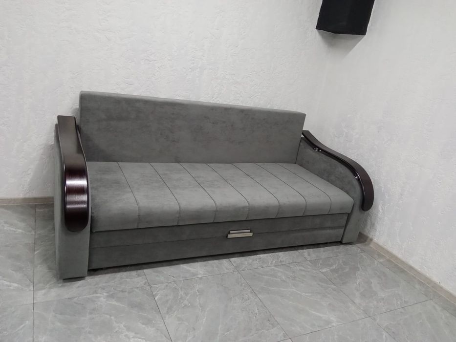 Акция Продам 3хмесный диван