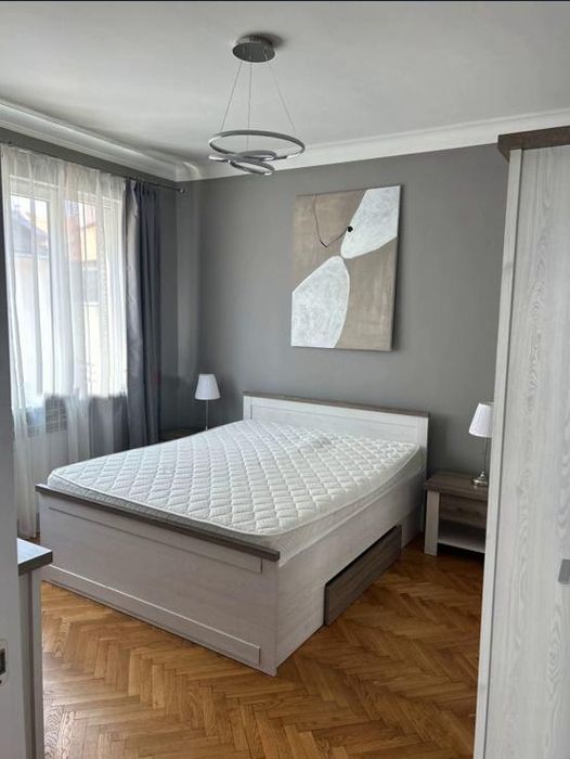 Дава се под наем Тристаен апартамент в София, Център - 110 кв.м за 1400 € - Снимка #6