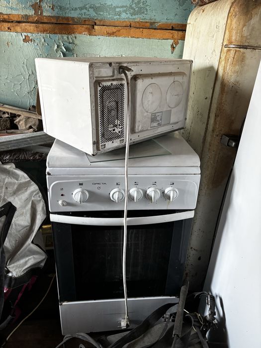Продам газ плиту Greta