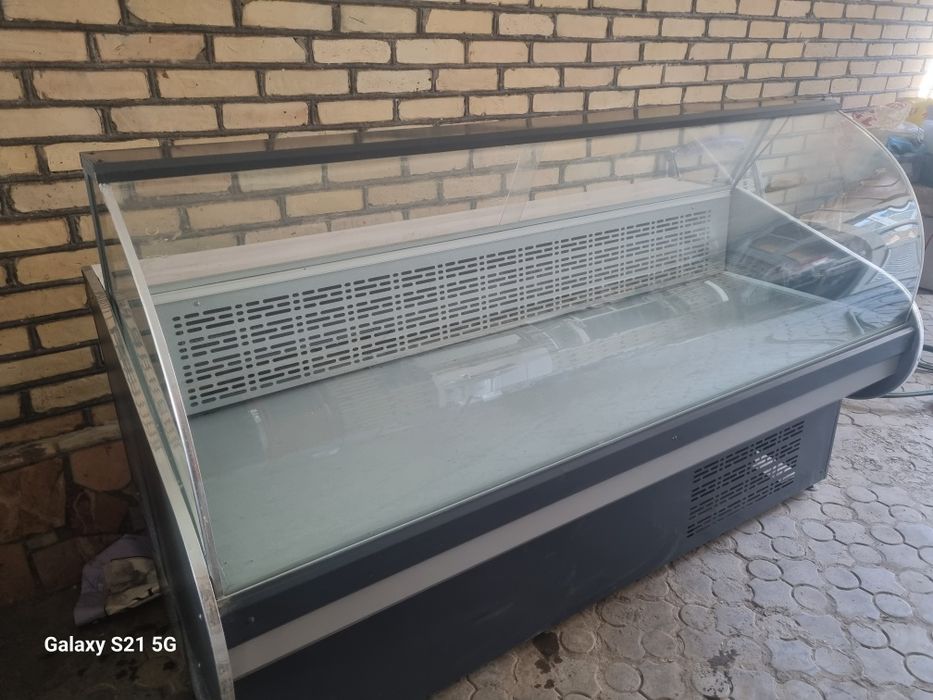 Витрина холодильник