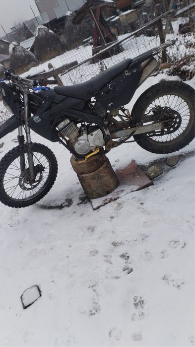 Motocicleta rieju 125 cititi descrierea