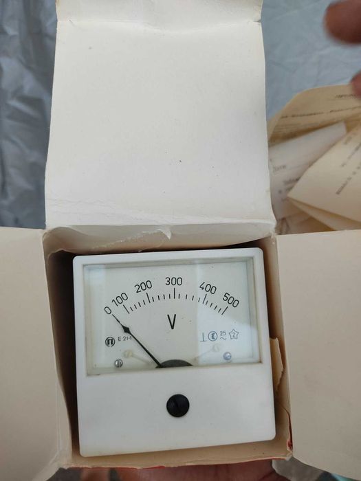 Електроизмервателен уред за табло