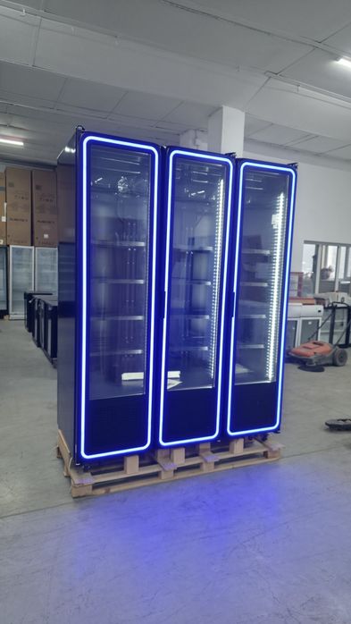 Тройна хладилна витрина 160см