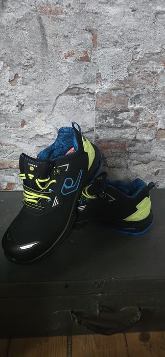 Base ,Strauss engelbert