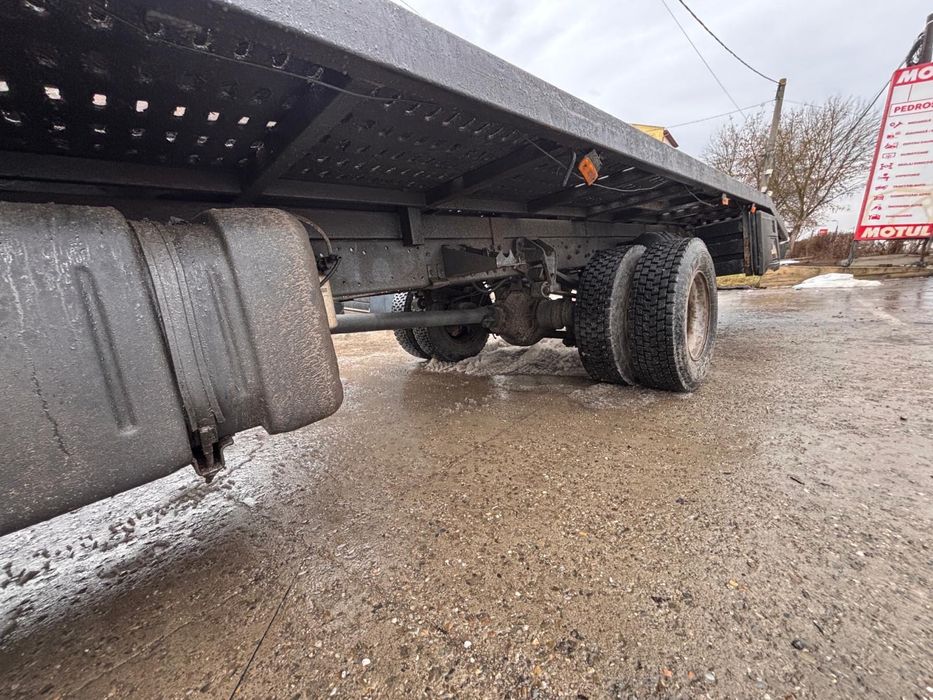 Daf Lf autoplatforma cu macara