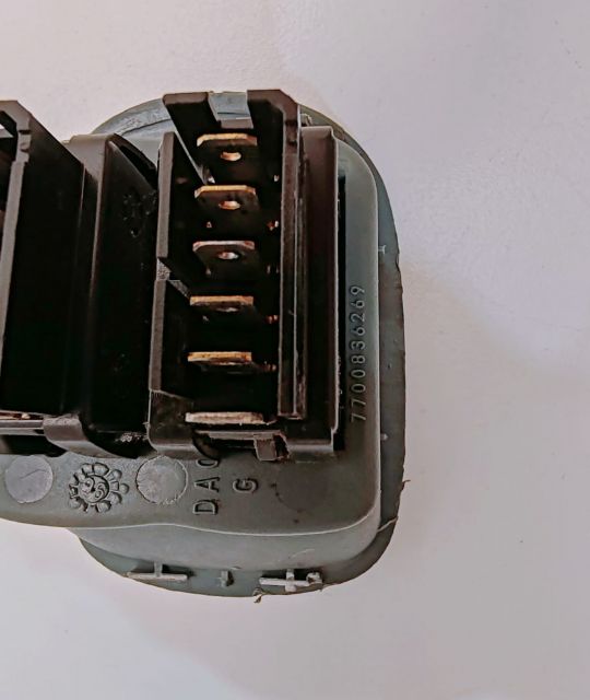 Comanda Butoane  Geamuri 7700836269 Renault Scenic prima generatie (f