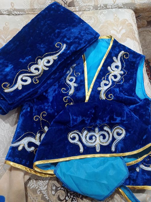 Продам костюм для мальчика