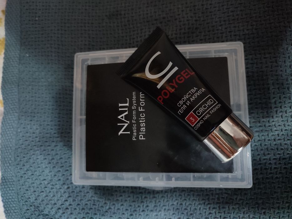 Продам материалы для маникюра