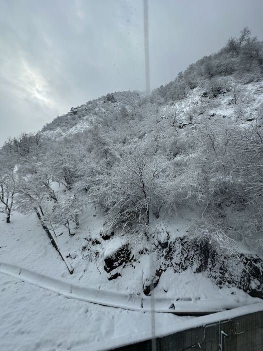 Ugam riverda kunlik apartament