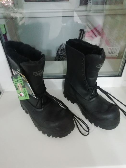 Продам рабочую зимнюю обувь