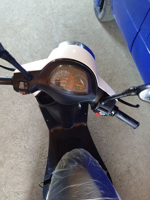 Продается мопед новый