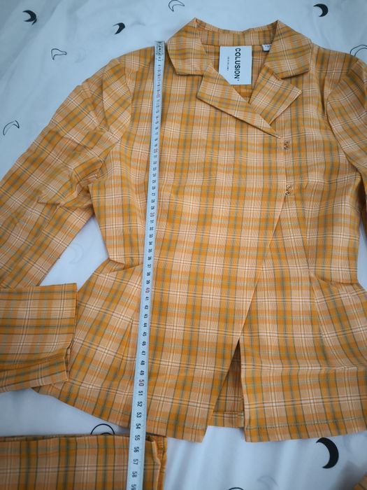 Set din două piese cu pantaloni evazați,tare frumos