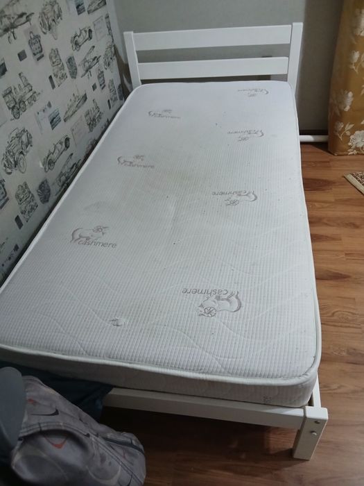 Продам кровать 90×2000