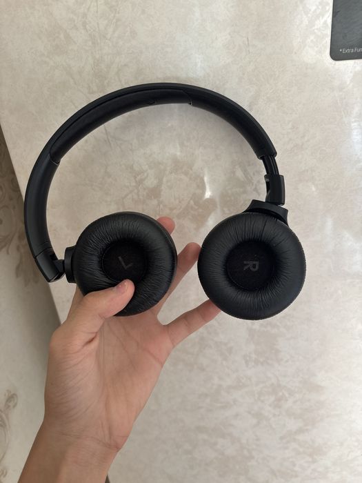 JBL наушник почти новые