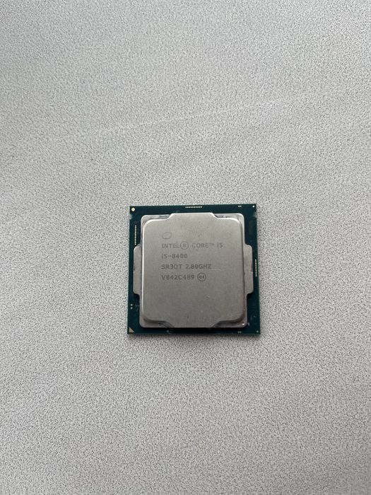 Продаю процессор intel Core i5-8400