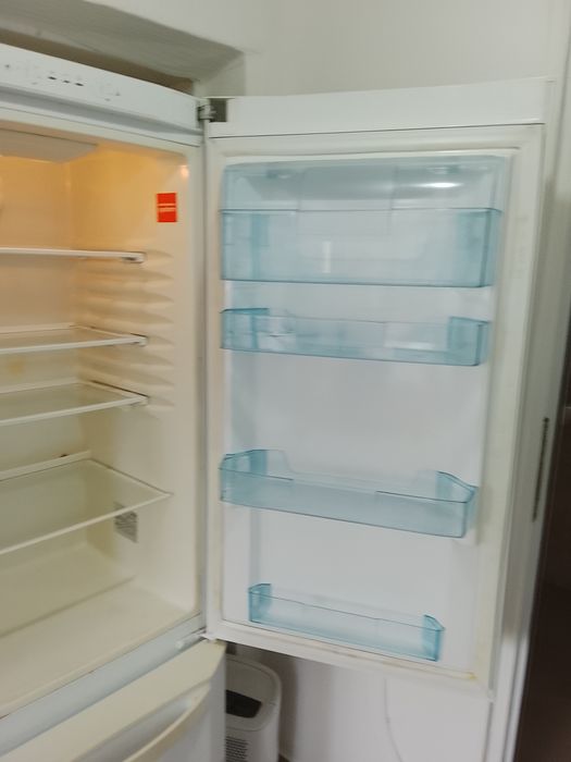 Хладилник с фризер