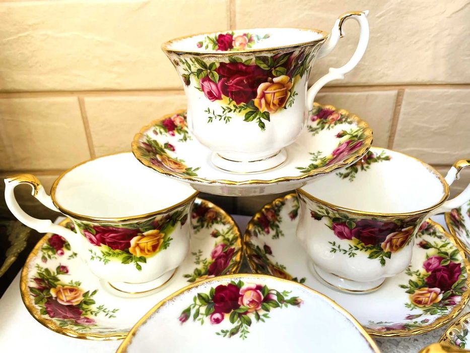 ROYAL ALBERT красив двоен сет от костен порцелан от Англия